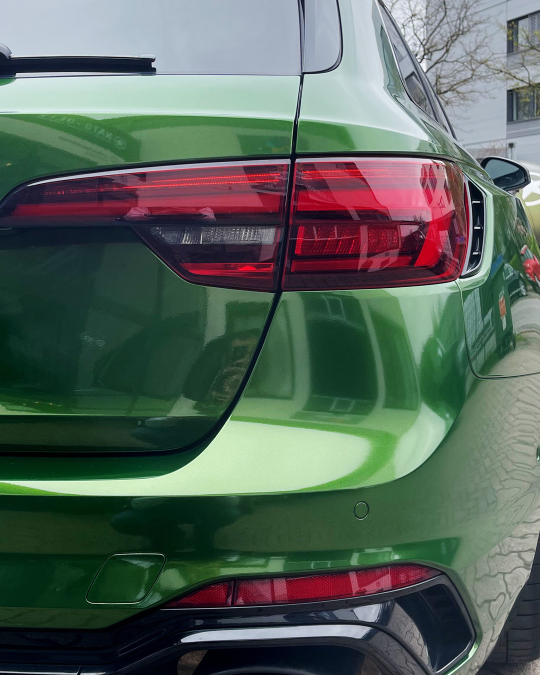 Rückleuchte des PWF-folierten Audi RS4 Avant im Detail
